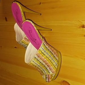 😍 Privileged, open toed pumps